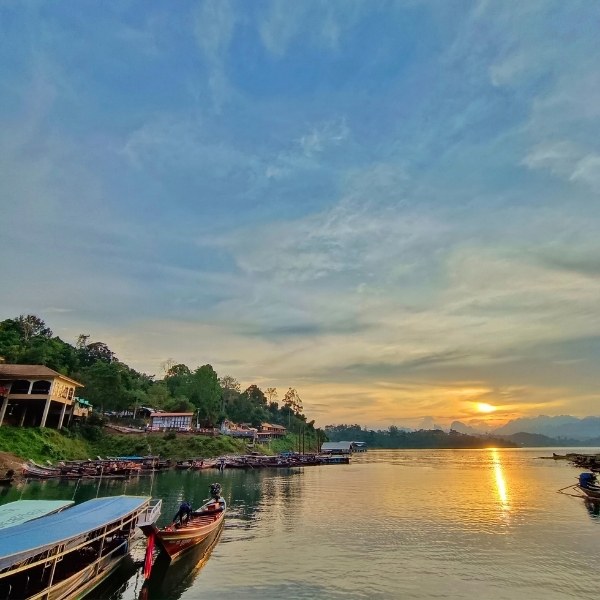 Your Evening View Stunning Sunset from the Floating Bungalows - Khao Sok Overnight Tour