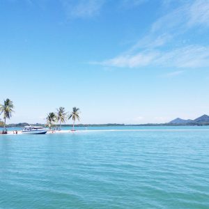 Exclusive Hong island Catamaran tour - Phuket