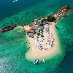 Snorkeling and swimming at the wonderful Khai island