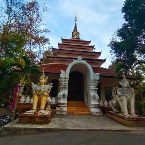 The best Doi Suthep temple sunset tour to visit Wat Pha Lad and the Wat Phra That temples