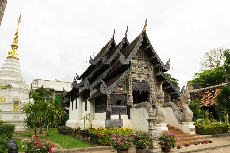 Wat Phra Singh temple tour