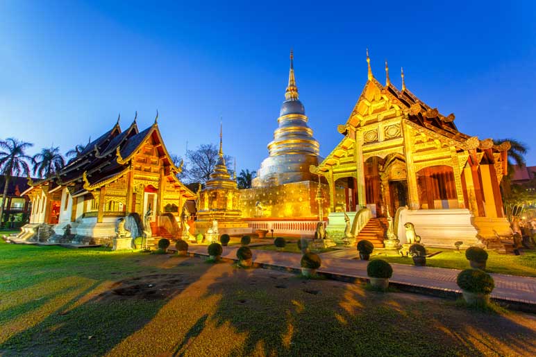 Wat Chedi Luang temple tour in Chiang Mai