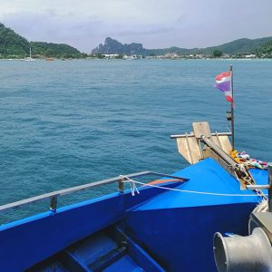 Phi-Phi-Island-full-day-tour-gold-seat-Cruiser---Phuket