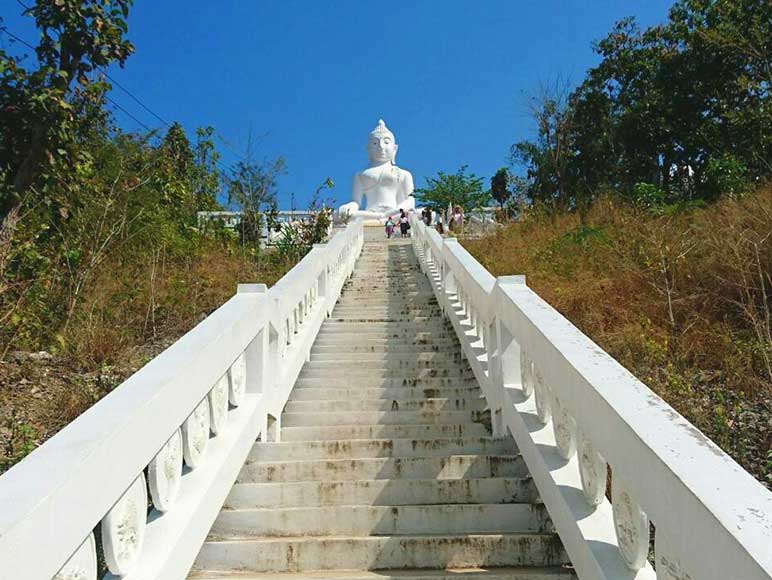 Visit-Pai,-the-Wonderful-fairy-tail-town-of-Thailand-Wat Phra That Mae Yen