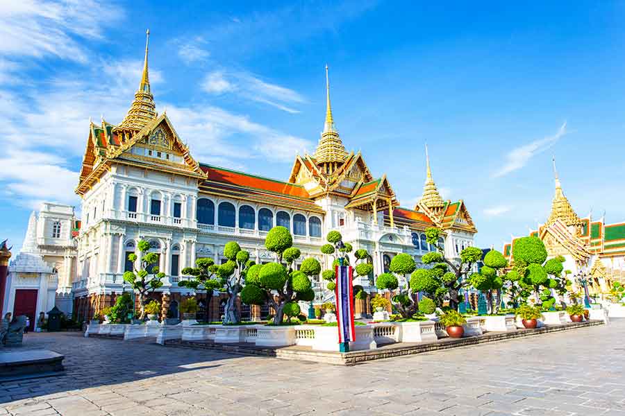The-Grand-Palace-and-the-Royal-Temple-of-the-Emerald-Buddha