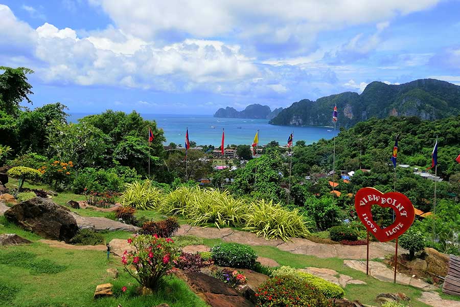 Is It Better To Stay In Phuket Or Phi Phi?