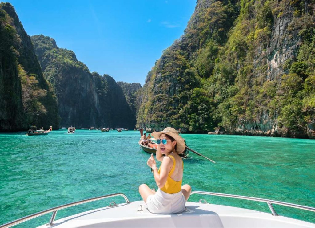 Phi Phi island tours from Phuket by speedboat