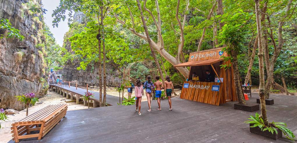 Free Hotel Pickup vs. 200 Baht Transfer Fees Choose Your Phi Phi Island Tour from Kamala Beach Wisely