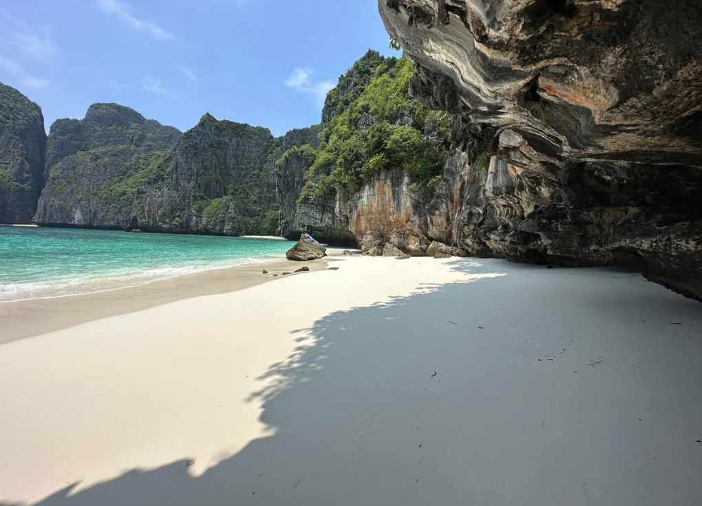 Phi Phi Island Tour from Karon Beach - Swim in Clear Water and and spend the day on Thailand’s most famous beach in 2025