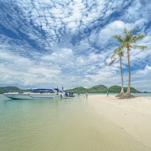 Speedboat Beach Landing During Late Morning Tour Phuket to Koh Yao Yai island and James Bond island - Professional Seastar Fleet with Premium Island Access