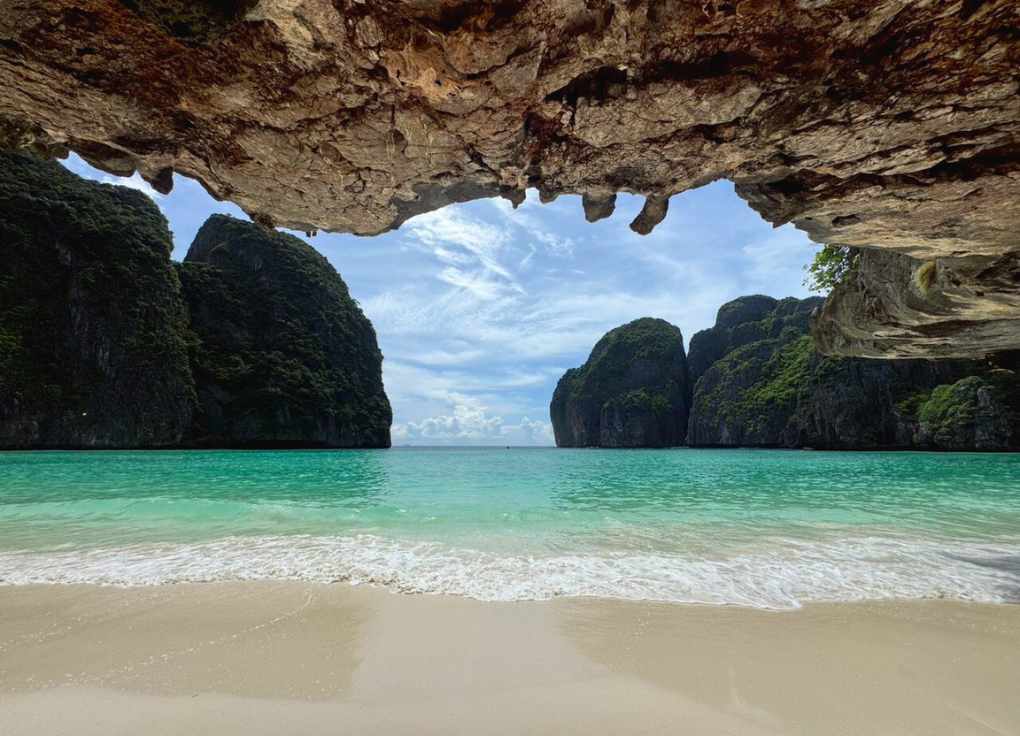 Why Karon Beach Is Perfect for Phi Phi Adventures